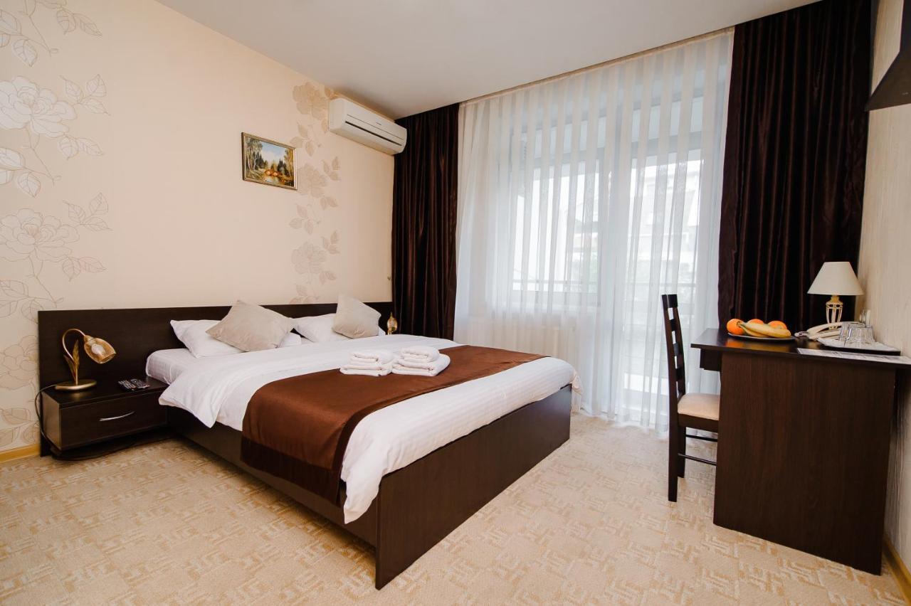 Tiptop Hotel City Center Кишинёв Экстерьер фото